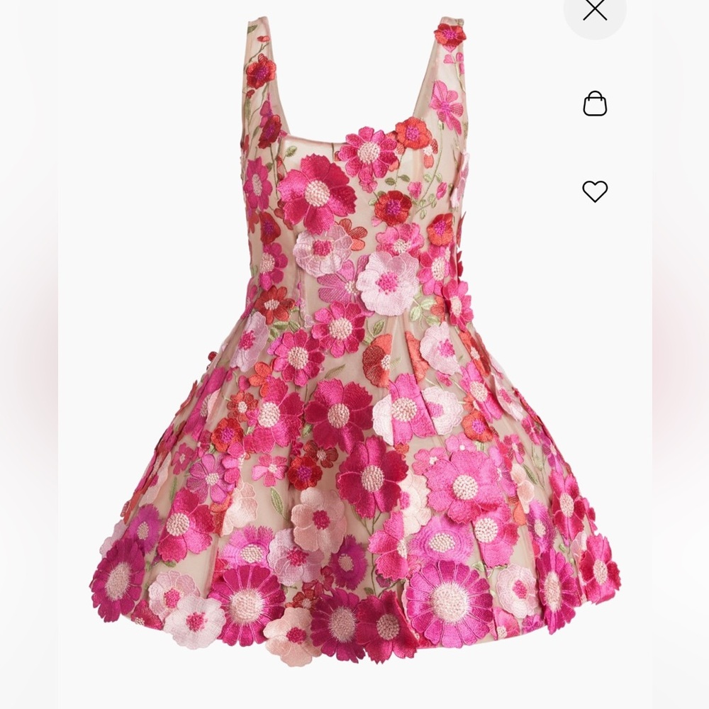 Stunning Bronx and Banco Floral appliqué mini dress 🌺🌸🌺🌸